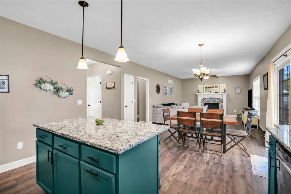 110 Blazing Star Dr, Savoy, IL 61874