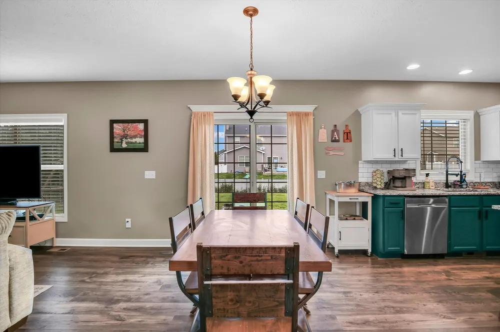 110 Blazing Star Dr, Savoy, IL 61874