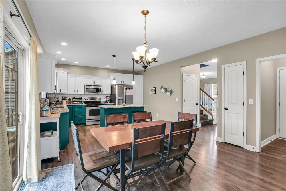 110 Blazing Star Dr, Savoy, IL 61874