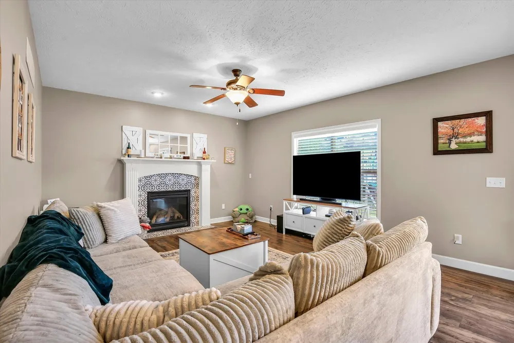 110 Blazing Star Dr, Savoy, IL 61874