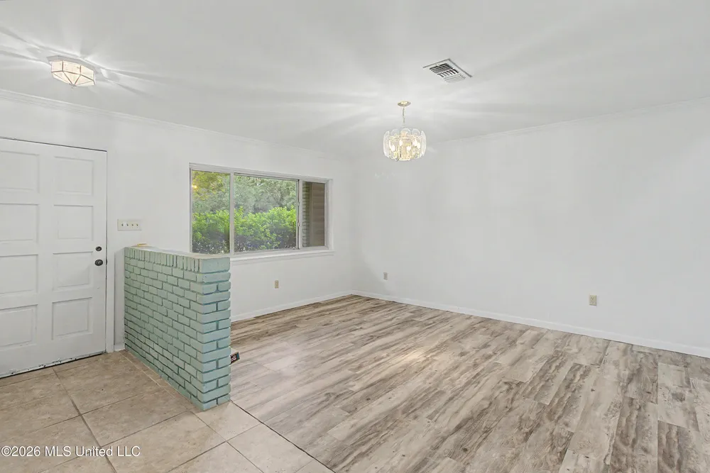 6621 Golf Club Dr, Diamondhead, MS 39525