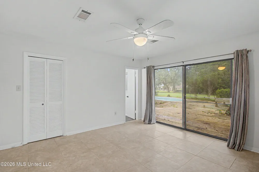 6621 Golf Club Dr, Diamondhead, MS 39525