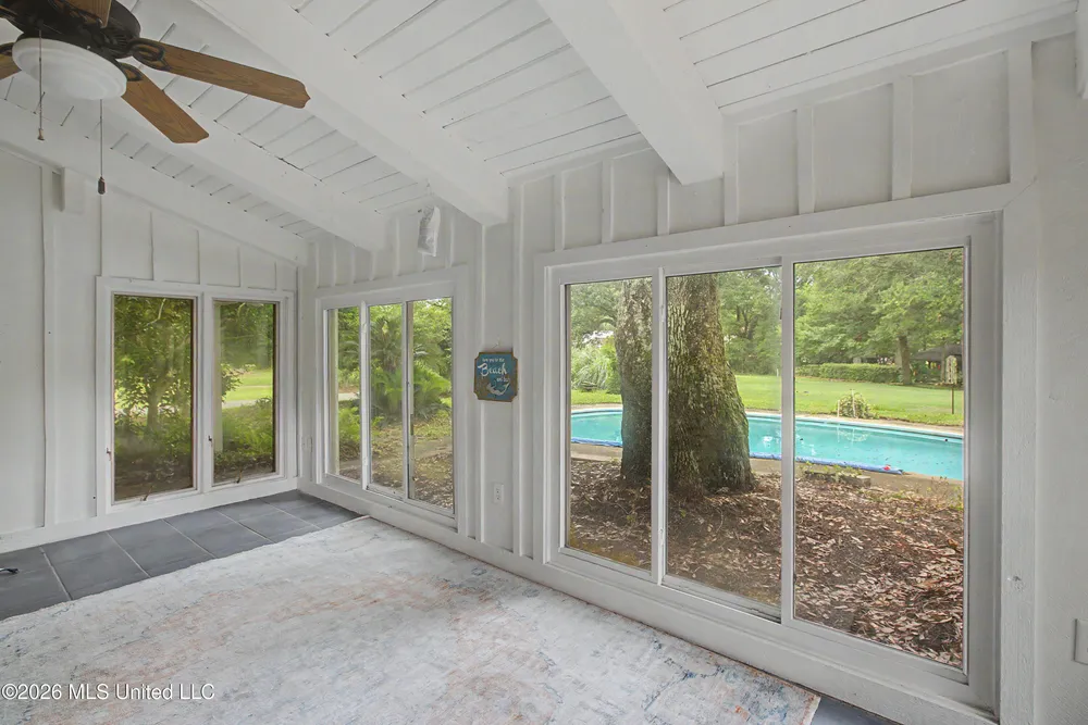 6621 Golf Club Dr, Diamondhead, MS 39525
