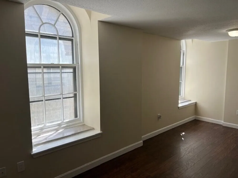201 Thorndike St, Lowell, MA 01852