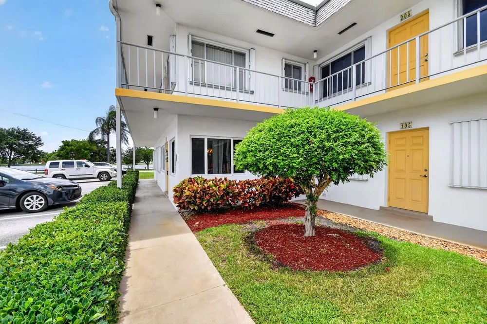 3240 Lake Osborne Dr, Lake Worth Beach, FL 33461