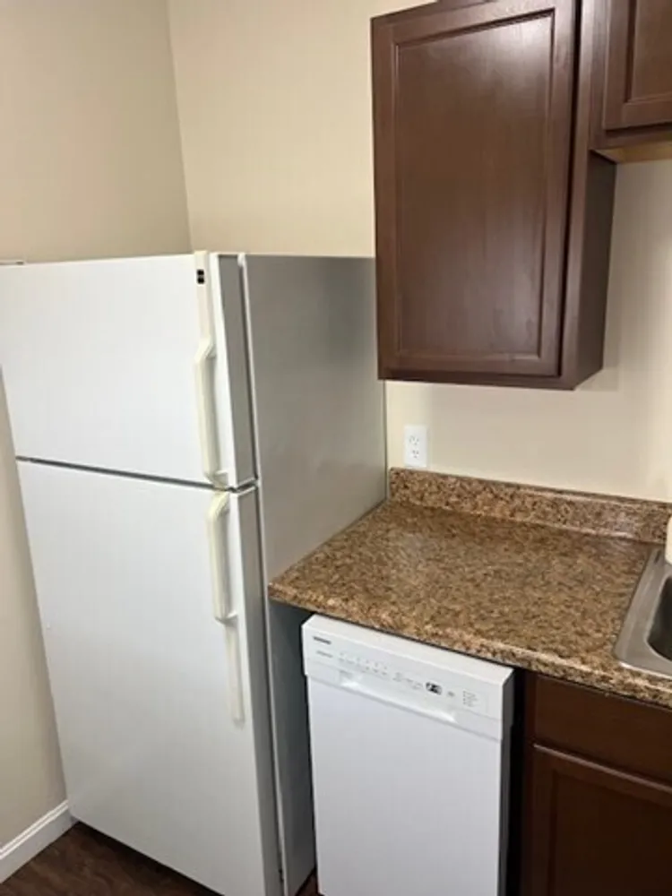 201 Thorndike St, Lowell, MA 01852