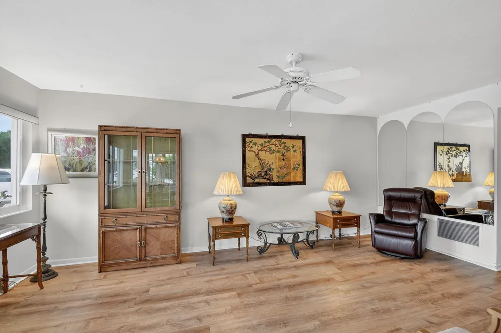 3240 Lake Osborne Dr, Lake Worth Beach, FL 33461