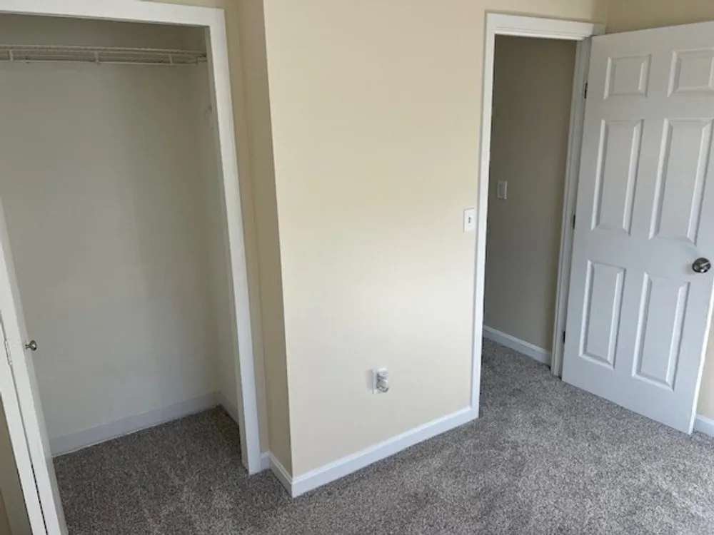 201 Thorndike St, Lowell, MA 01852