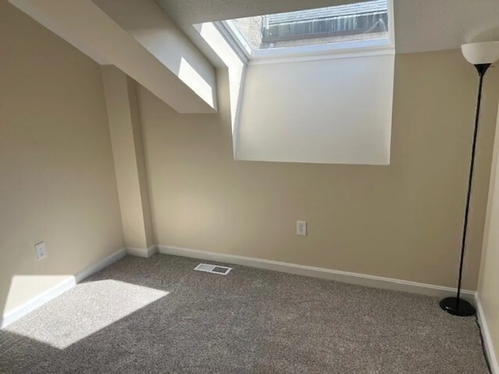 201 Thorndike St, Lowell, MA 01852