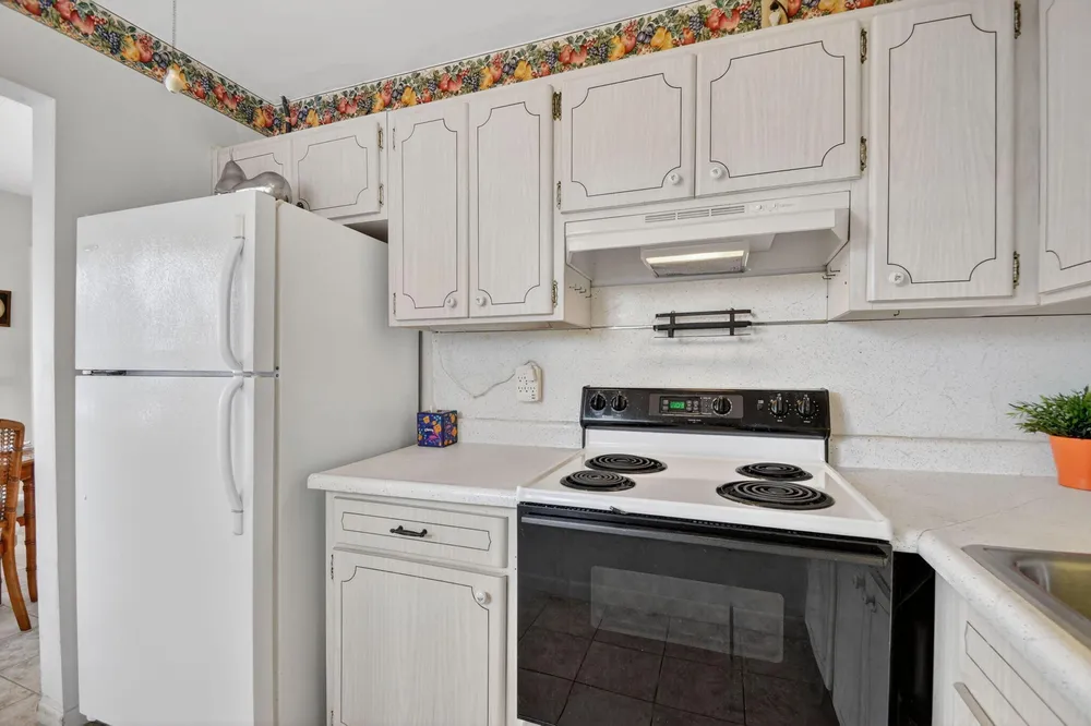3240 Lake Osborne Dr, Lake Worth Beach, FL 33461