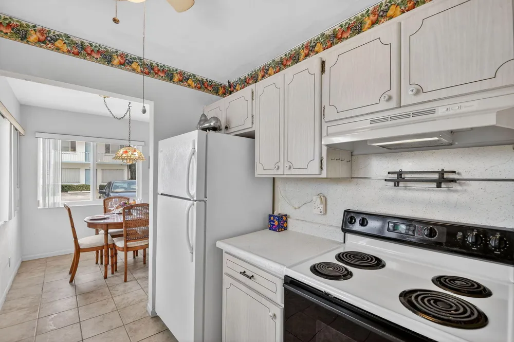 3240 Lake Osborne Dr, Lake Worth Beach, FL 33461