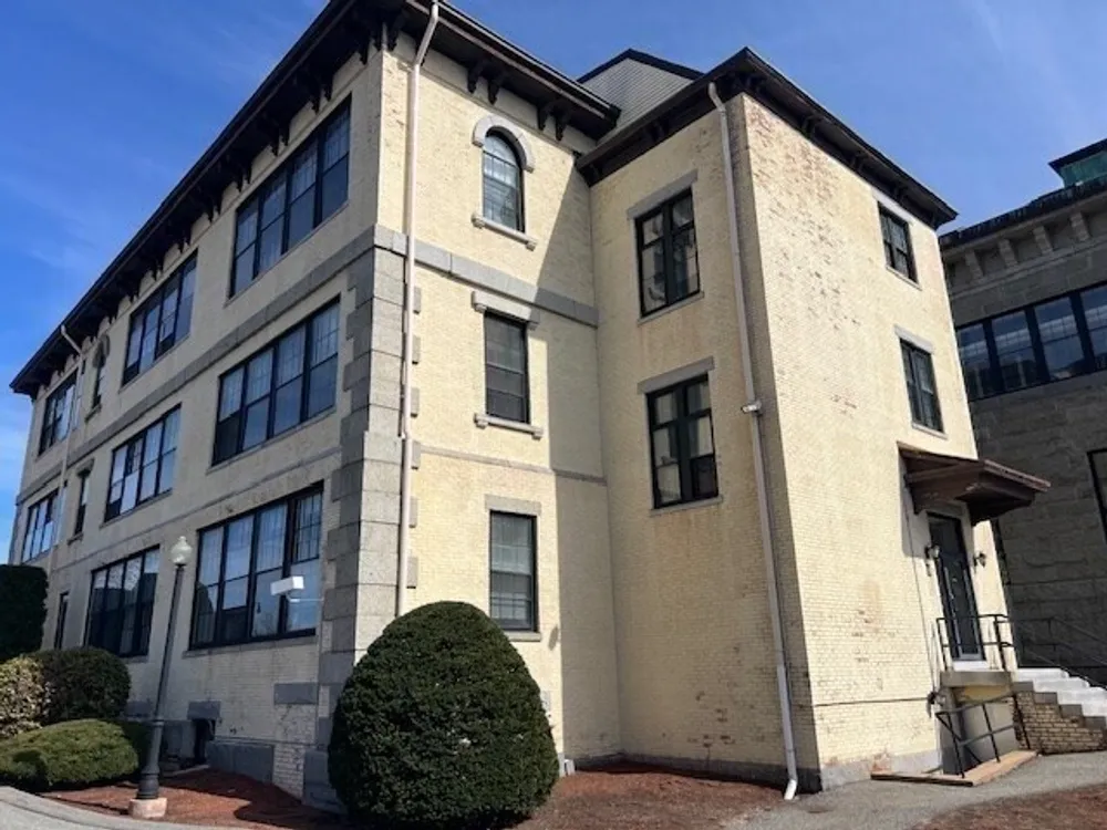 201 Thorndike St, Lowell, MA 01852