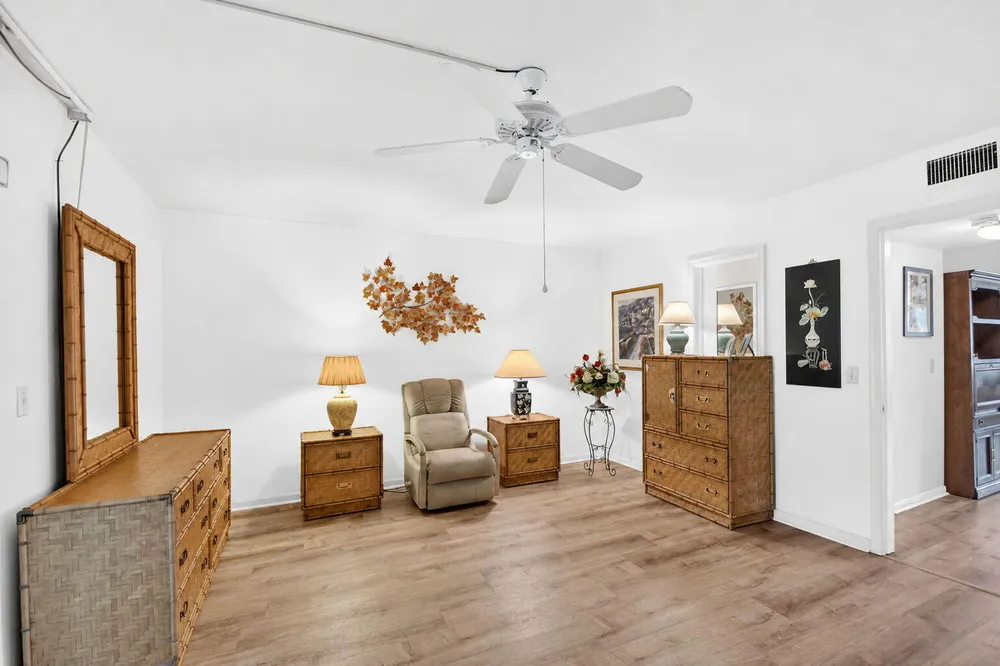 3240 Lake Osborne Dr, Lake Worth Beach, FL 33461