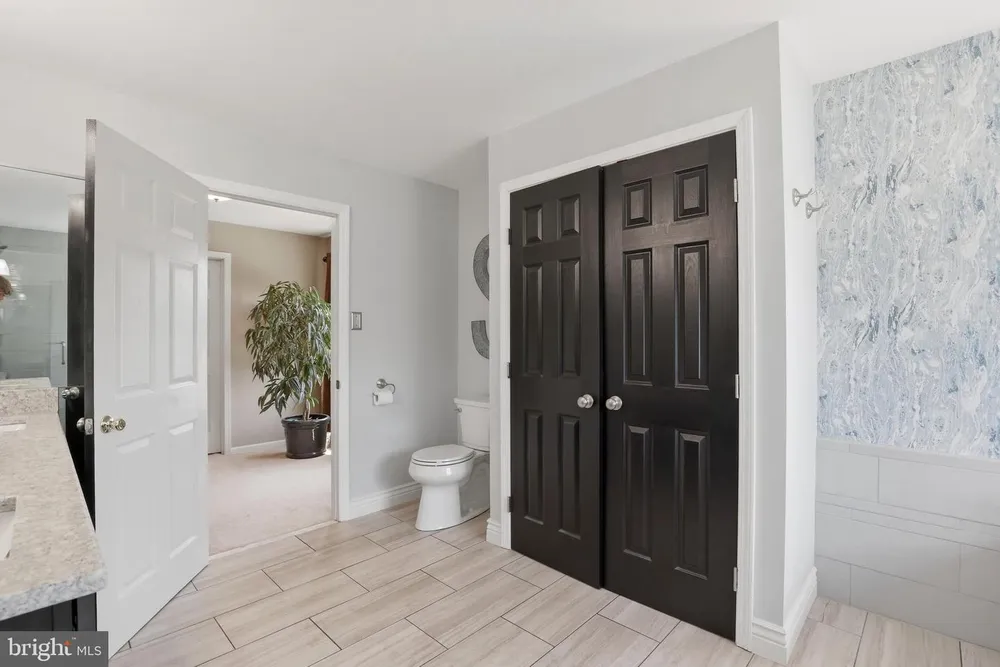 332 Evening Walk Ln, Warrington, PA 18976