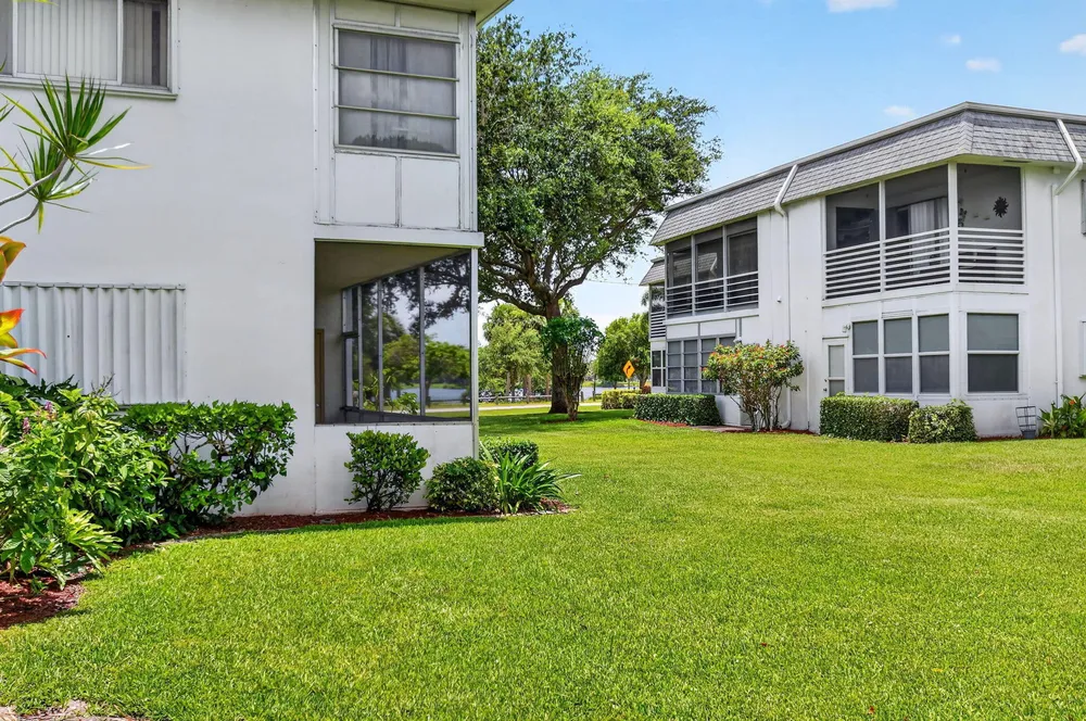 3240 Lake Osborne Dr, Lake Worth Beach, FL 33461