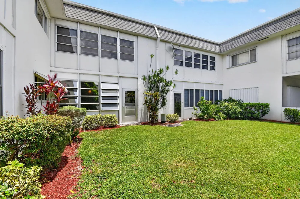 3240 Lake Osborne Dr, Lake Worth Beach, FL 33461