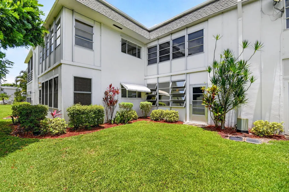 3240 Lake Osborne Dr, Lake Worth Beach, FL 33461