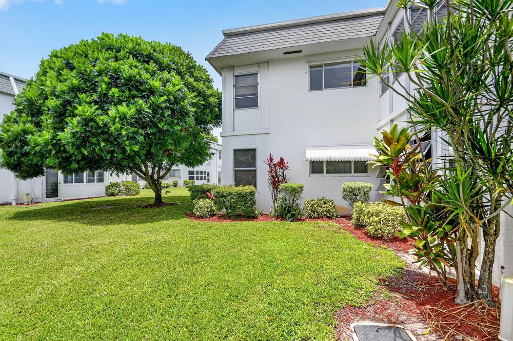 3240 Lake Osborne Dr, Lake Worth Beach, FL 33461