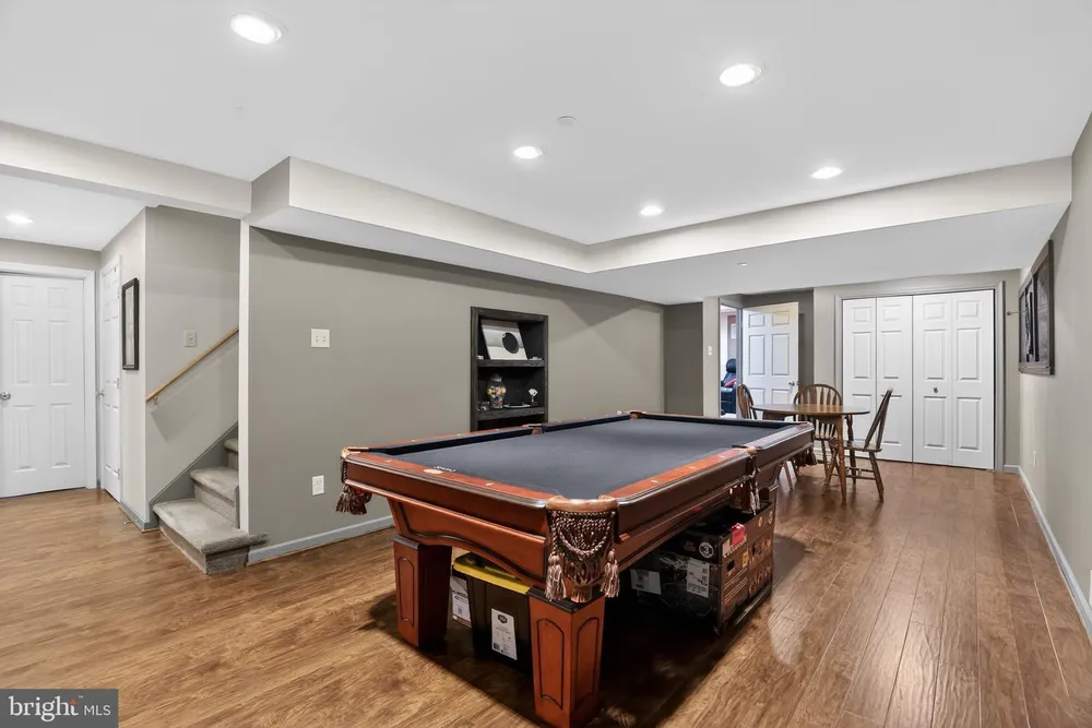 332 Evening Walk Ln, Warrington, PA 18976