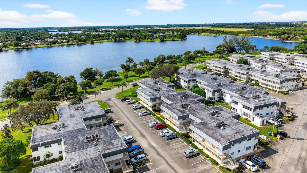 3240 Lake Osborne Dr, Lake Worth Beach, FL 33461