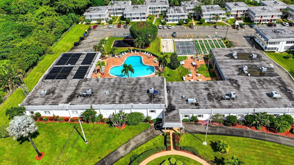 3240 Lake Osborne Dr, Lake Worth Beach, FL 33461