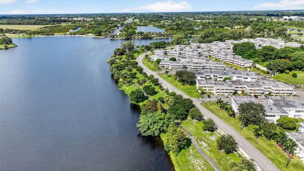3240 Lake Osborne Dr, Lake Worth Beach, FL 33461