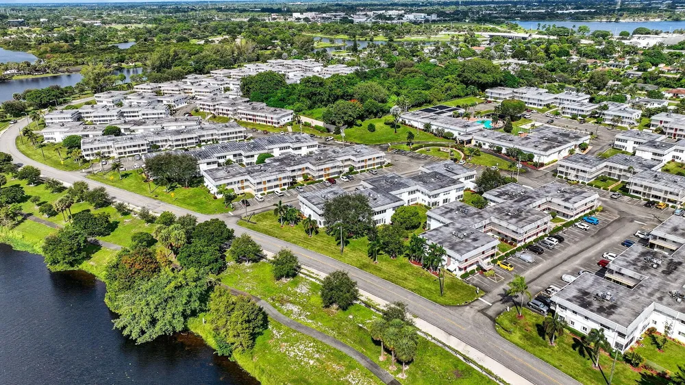 3240 Lake Osborne Dr, Lake Worth Beach, FL 33461