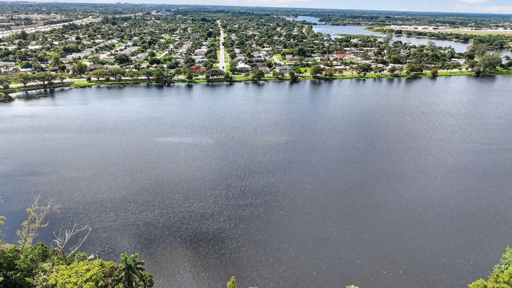 3240 Lake Osborne Dr, Lake Worth Beach, FL 33461