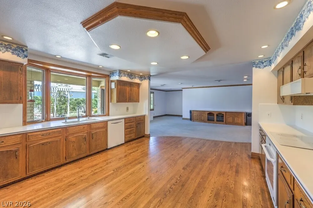 6510 Darby Ave, Las Vegas, NV 89146-6518