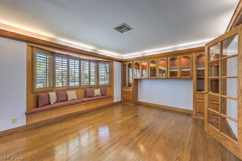 6510 Darby Ave, Las Vegas, NV 89146-6518