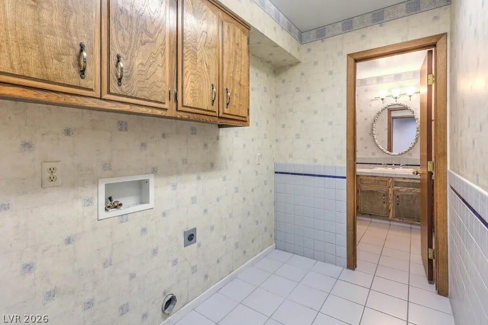 6510 Darby Ave, Las Vegas, NV 89146-6518