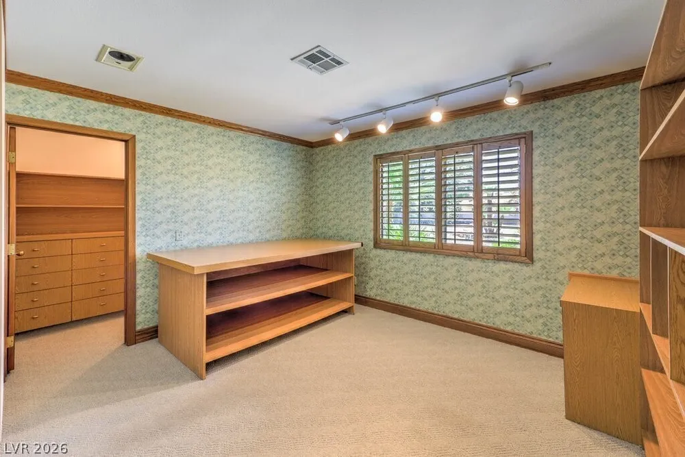 6510 Darby Ave, Las Vegas, NV 89146-6518