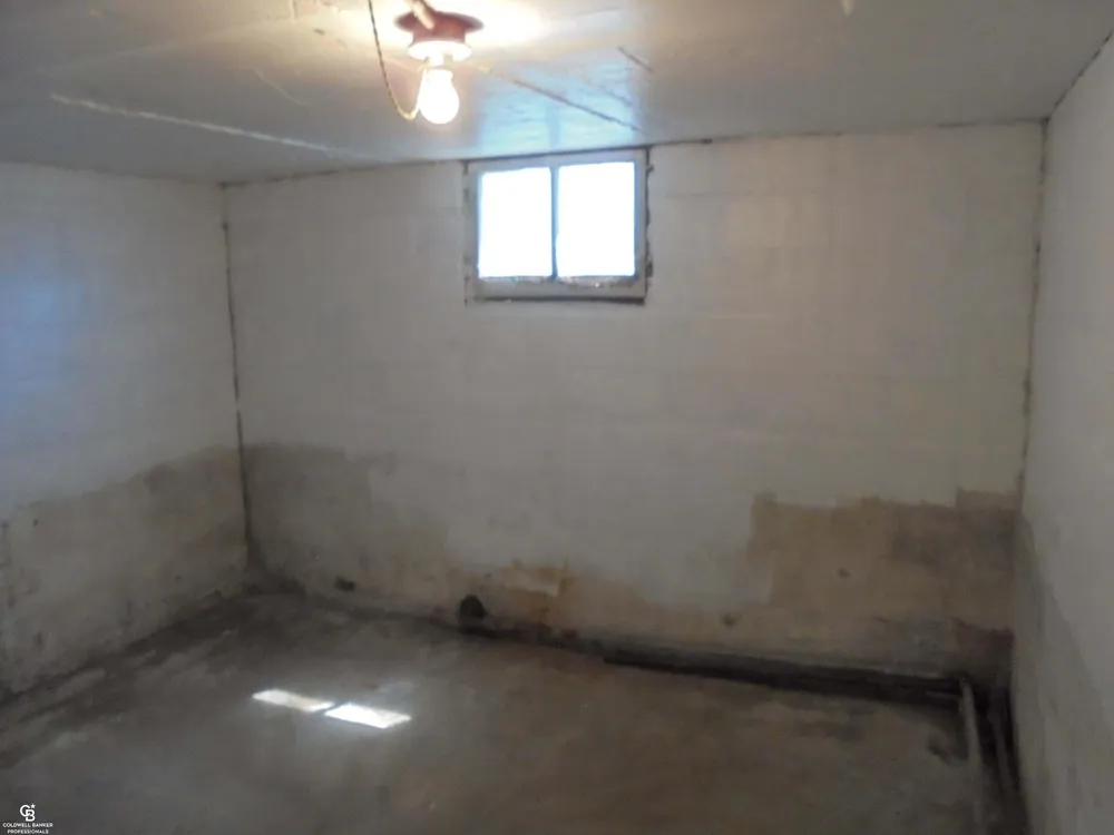 35080 Hengesbach Dr, Clinton Township, MI 48035