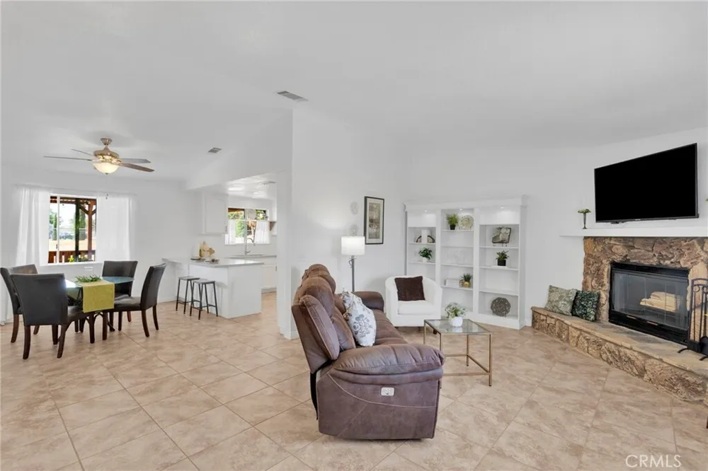 22672 El Centro Rd, Apple Valley, CA 92307
