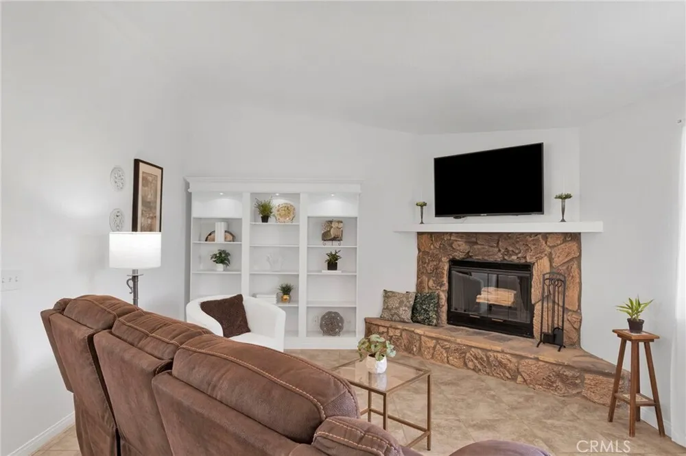 22672 El Centro Rd, Apple Valley, CA 92307