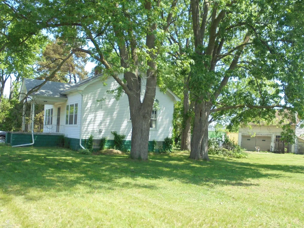 35080 Hengesbach Dr, Clinton Township, MI 48035