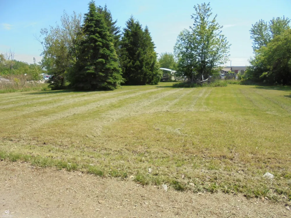 35080 Hengesbach Dr, Clinton Township, MI 48035