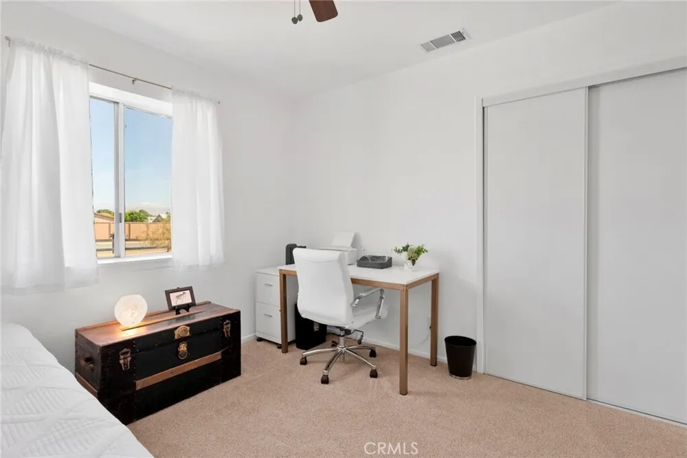 22672 El Centro Rd, Apple Valley, CA 92307