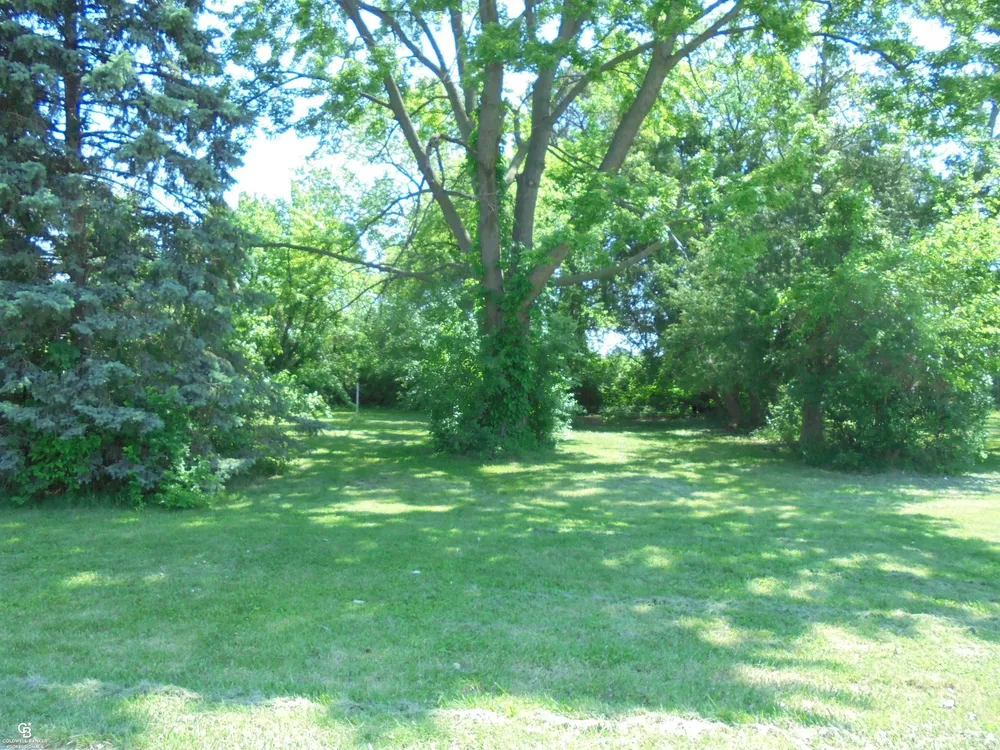 35080 Hengesbach Dr, Clinton Township, MI 48035