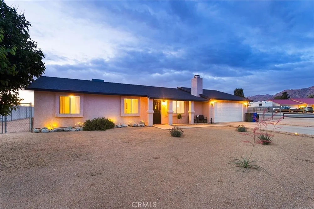 22672 El Centro Rd, Apple Valley, CA 92307