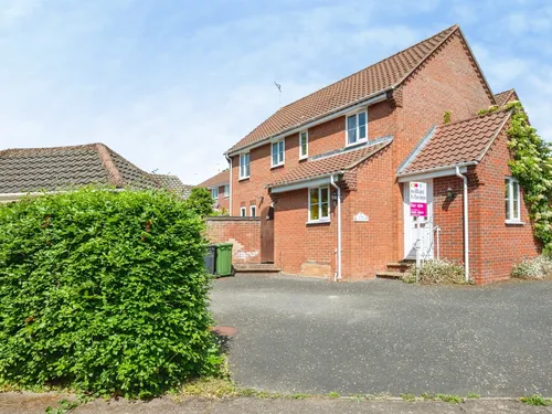 Pickford Close, North Walshamphoto