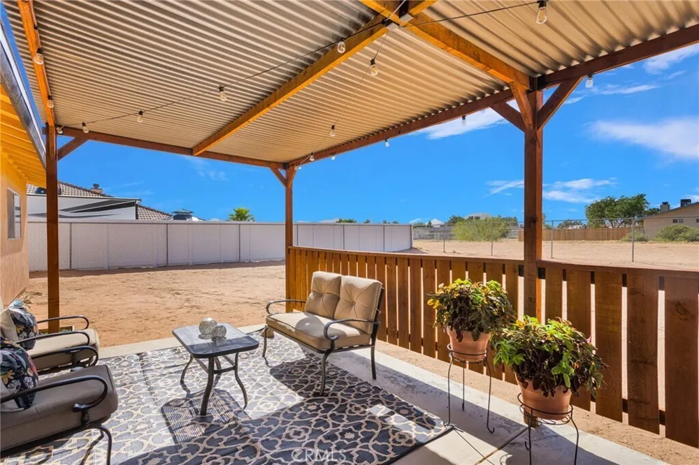 22672 El Centro Rd, Apple Valley, CA 92307