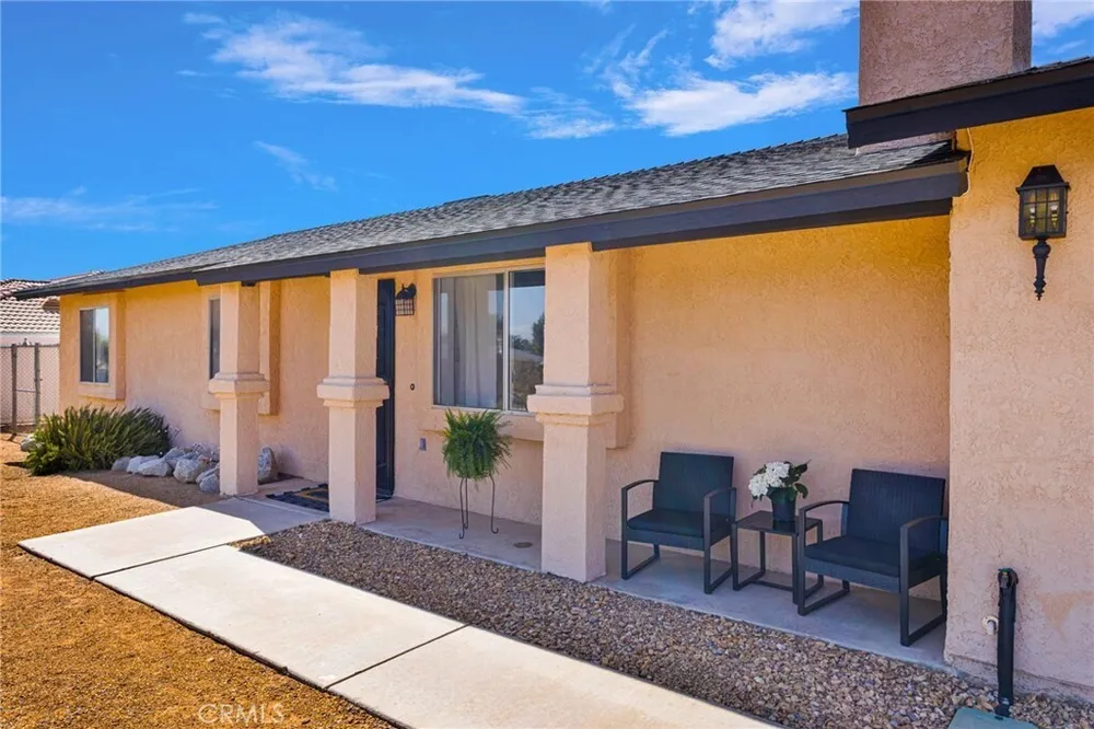 22672 El Centro Rd, Apple Valley, CA 92307