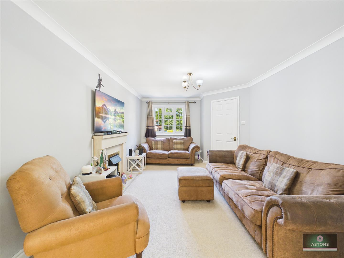Tinsley Close, Crawley Image 2