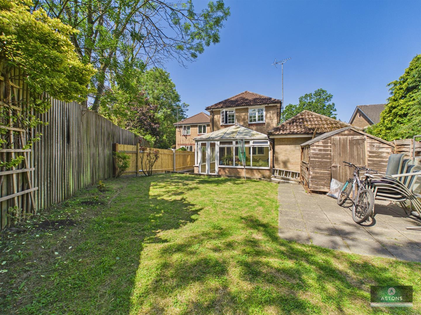 Tinsley Close, Crawley Image 8