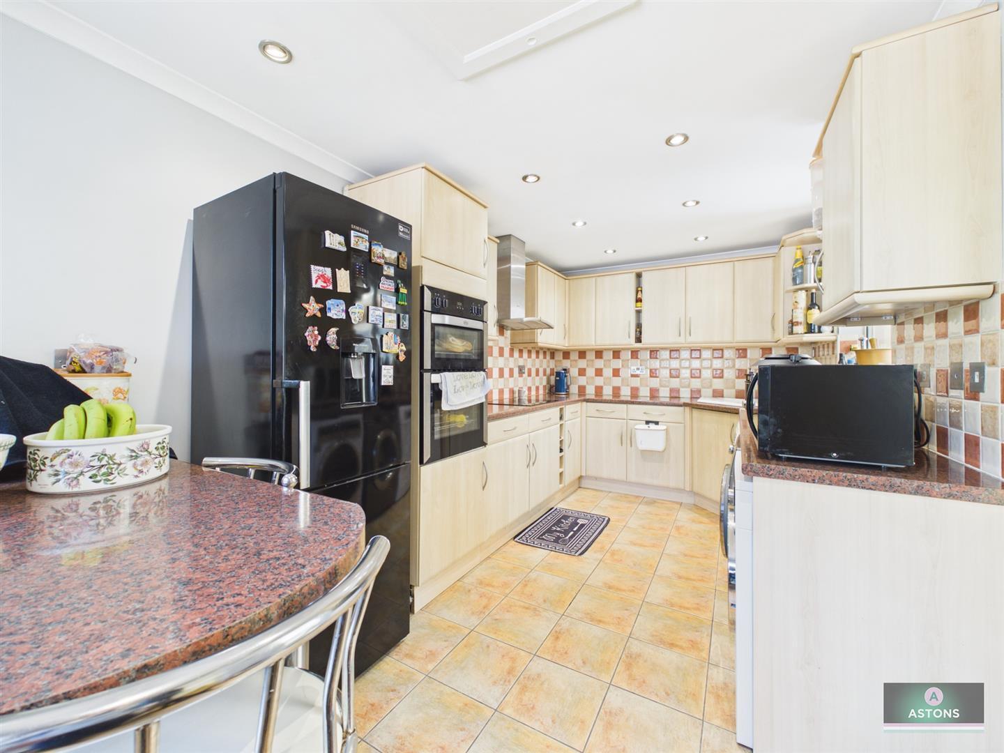 Tinsley Close, Crawley Image 11