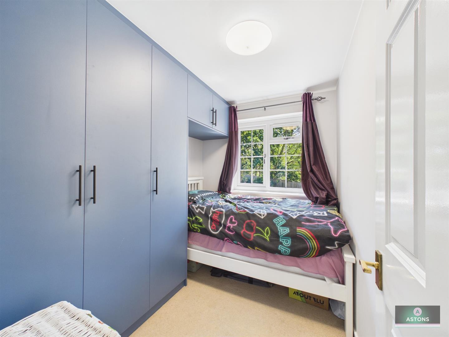 Tinsley Close, Crawley Image 12