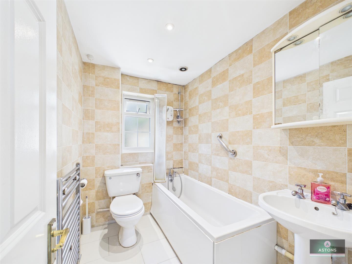 Tinsley Close, Crawley Image 14