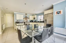 Quarry Lane, HENLEY-ON-THAMES, RG9 photo 9