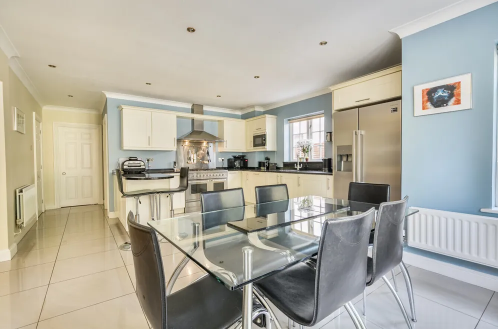 Quarry Lane, HENLEY-ON-THAMES, RG9 photo 9